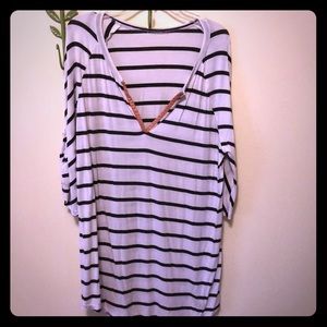 Women’s white and charcoal stripe top/Tunic.